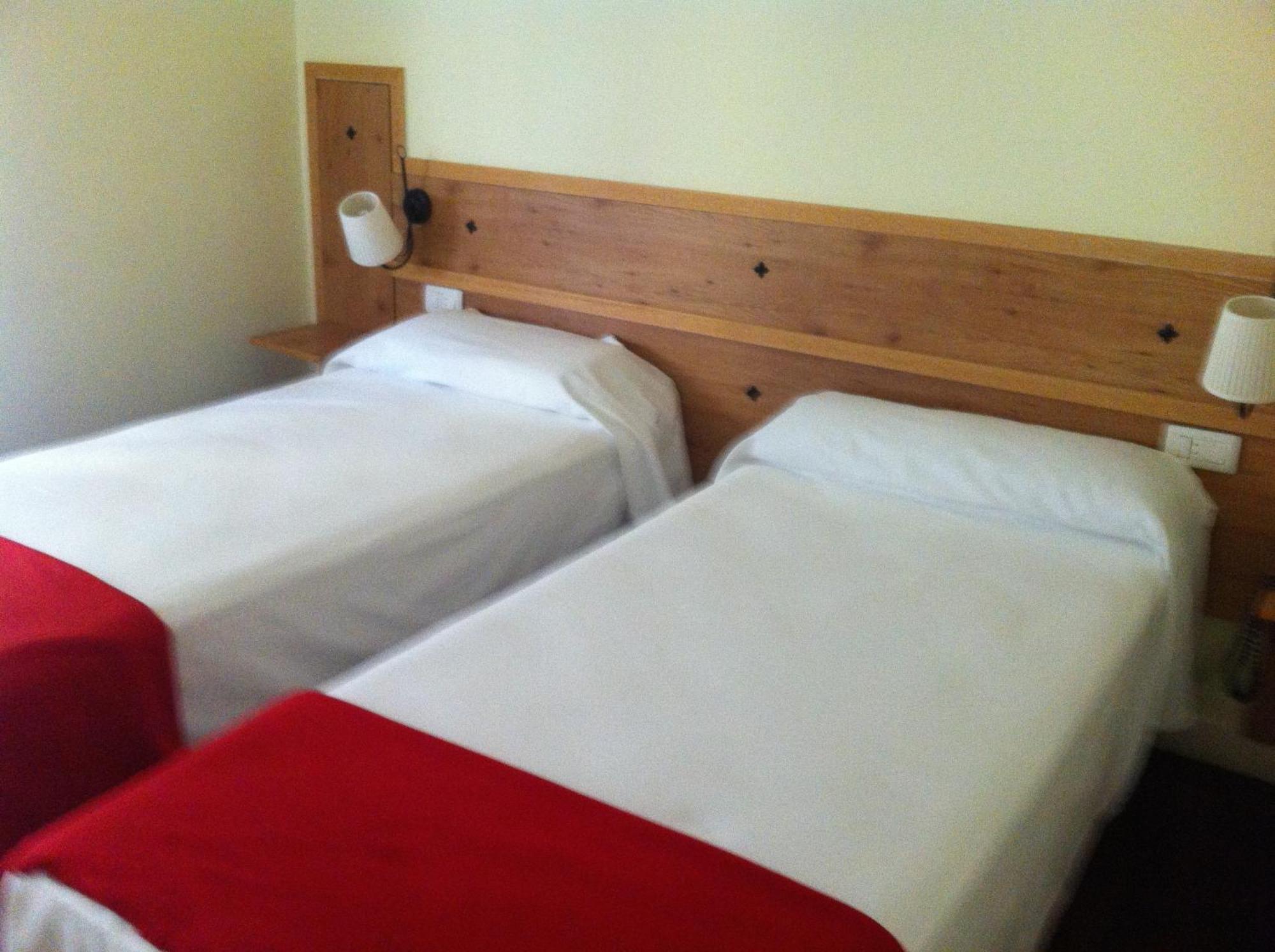 Hotel Bolina Guernica y Luno Bilik gambar